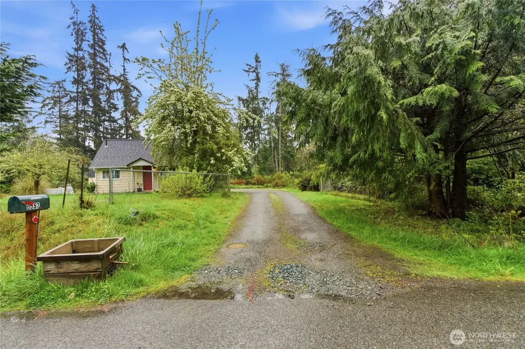 6557 Cultus Bay Road Clinton WA 98236