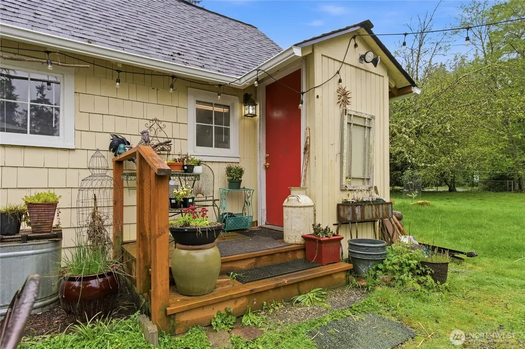 6557 Cultus Bay Road Clinton WA 98236