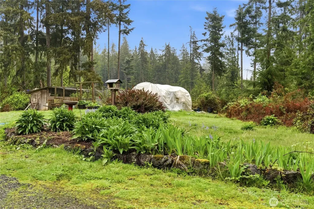 6557 Cultus Bay Road Clinton WA 98236