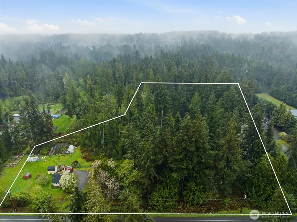 6557 Cultus Bay Road Clinton WA 98236