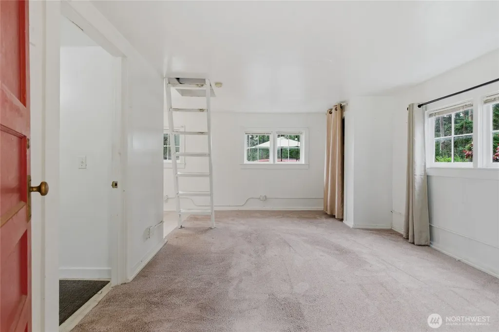 6557 Cultus Bay Road Clinton WA 98236
