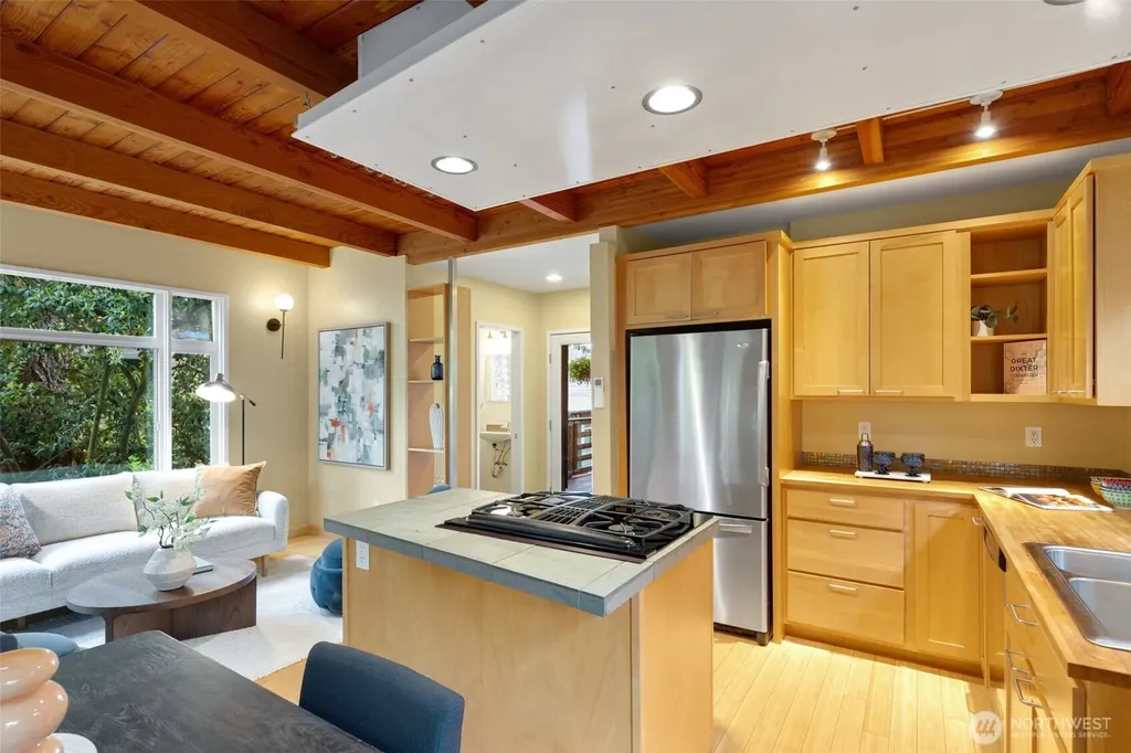 20215 15th Avenue NW Shoreline WA 98177