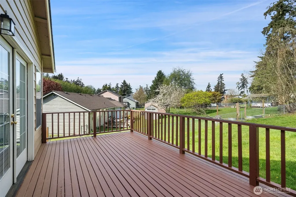 70 SW Roeder Drive Oak Harbor WA 98277