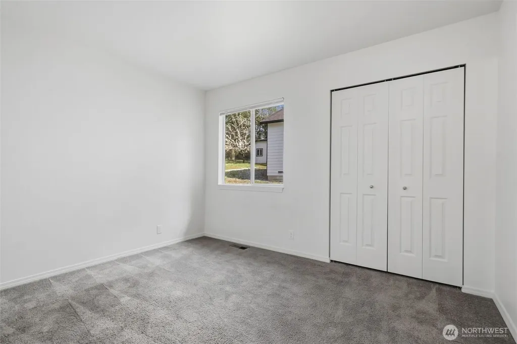 70 SW Roeder Drive Oak Harbor WA 98277