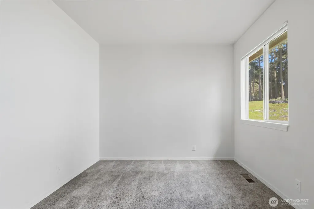 70 SW Roeder Drive Oak Harbor WA 98277