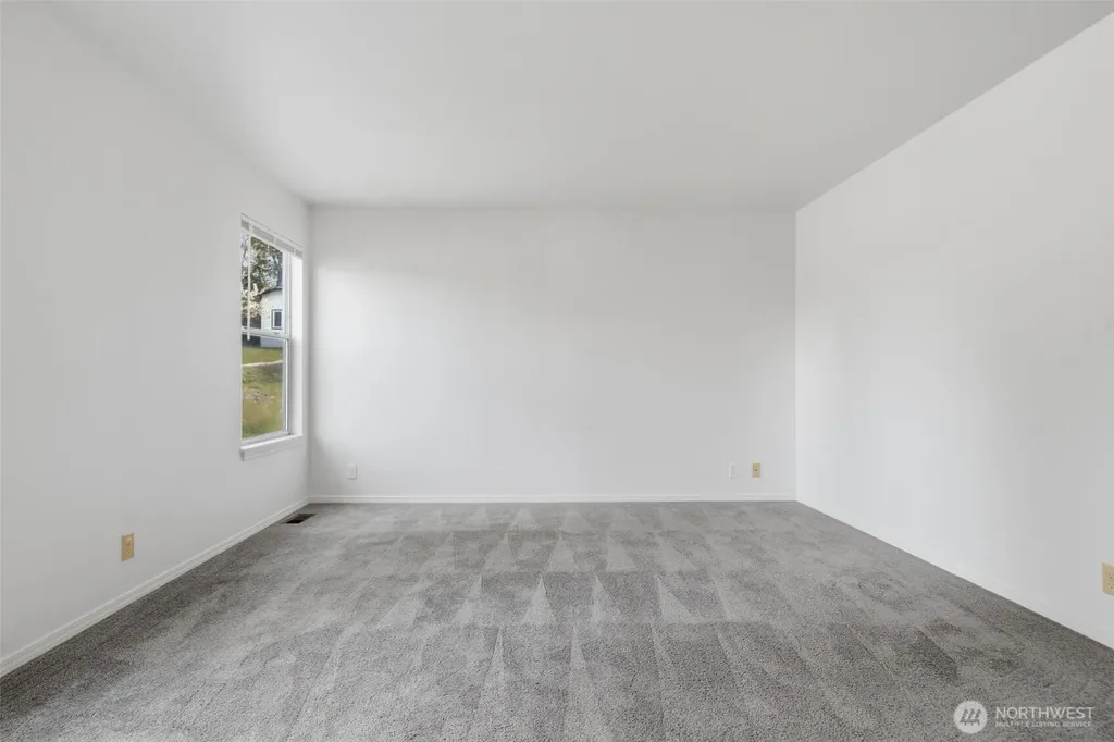 70 SW Roeder Drive Oak Harbor WA 98277