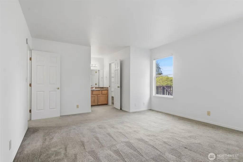 70 SW Roeder Drive Oak Harbor WA 98277