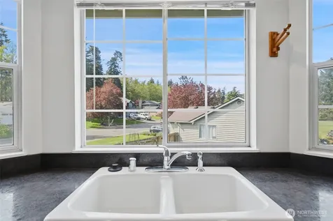 70 SW Roeder Drive Oak Harbor WA 98277