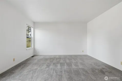 70 SW Roeder Drive Oak Harbor WA 98277