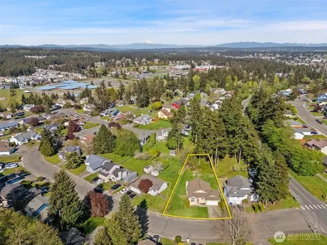 70 SW Roeder Drive Oak Harbor WA 98277