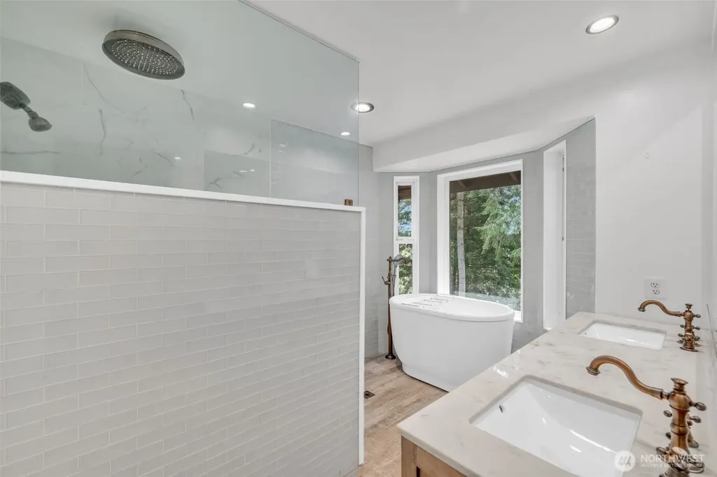 1038 NE Blue Ridge Drive Poulsbo WA 98370