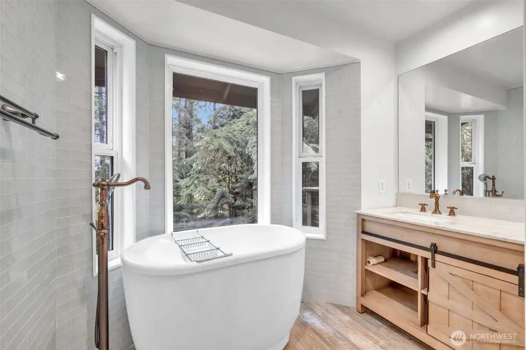 1038 NE Blue Ridge Drive Poulsbo WA 98370