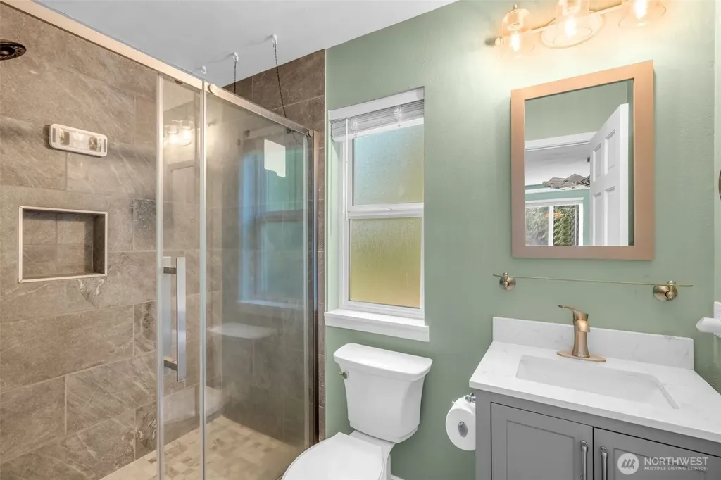 1038 NE Blue Ridge Drive Poulsbo WA 98370
