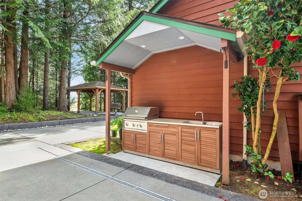 1038 NE Blue Ridge Drive Poulsbo WA 98370
