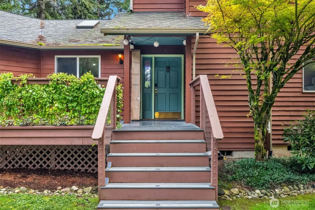 1038 NE Blue Ridge Drive Poulsbo WA 98370