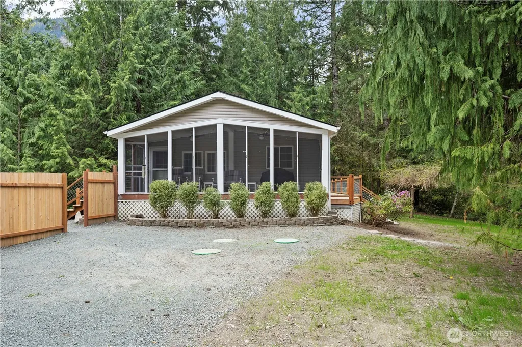 17921 644th Avenue NE Baring WA 98251