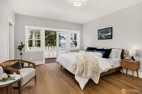 10717 NE Manitou Park Boulevard Bainbridge Island WA 98110
