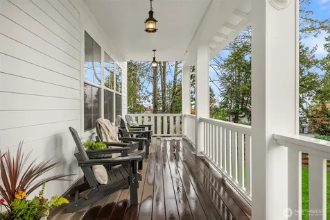 10717 NE Manitou Park Boulevard Bainbridge Island WA 98110