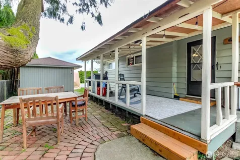 414 7th Street SW Puyallup WA 98374