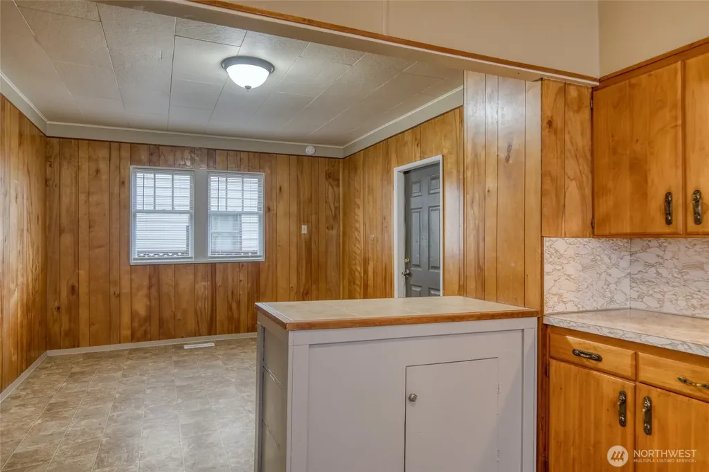 914 Wheeler Avenue Hoquiam WA 98550