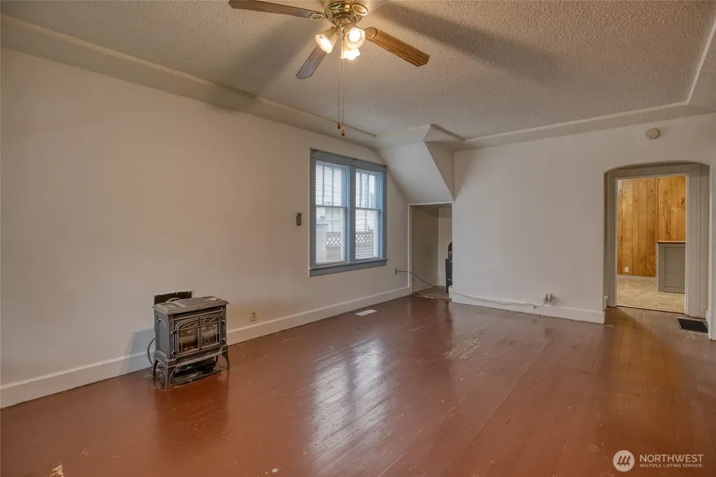 914 Wheeler Avenue Hoquiam WA 98550