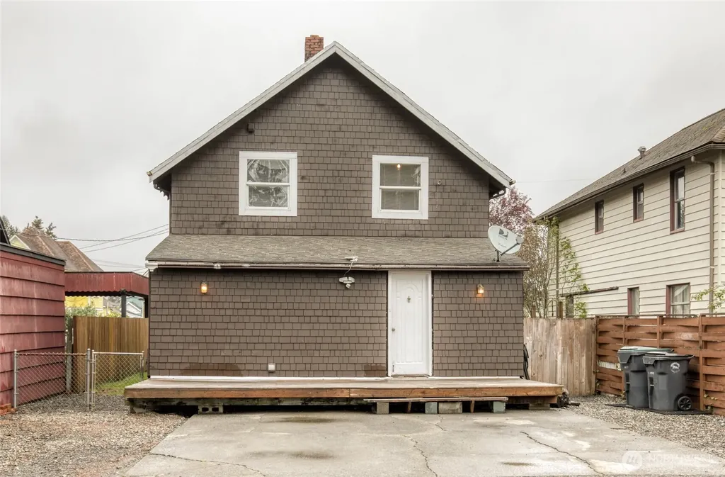 914 Wheeler Avenue Hoquiam WA 98550