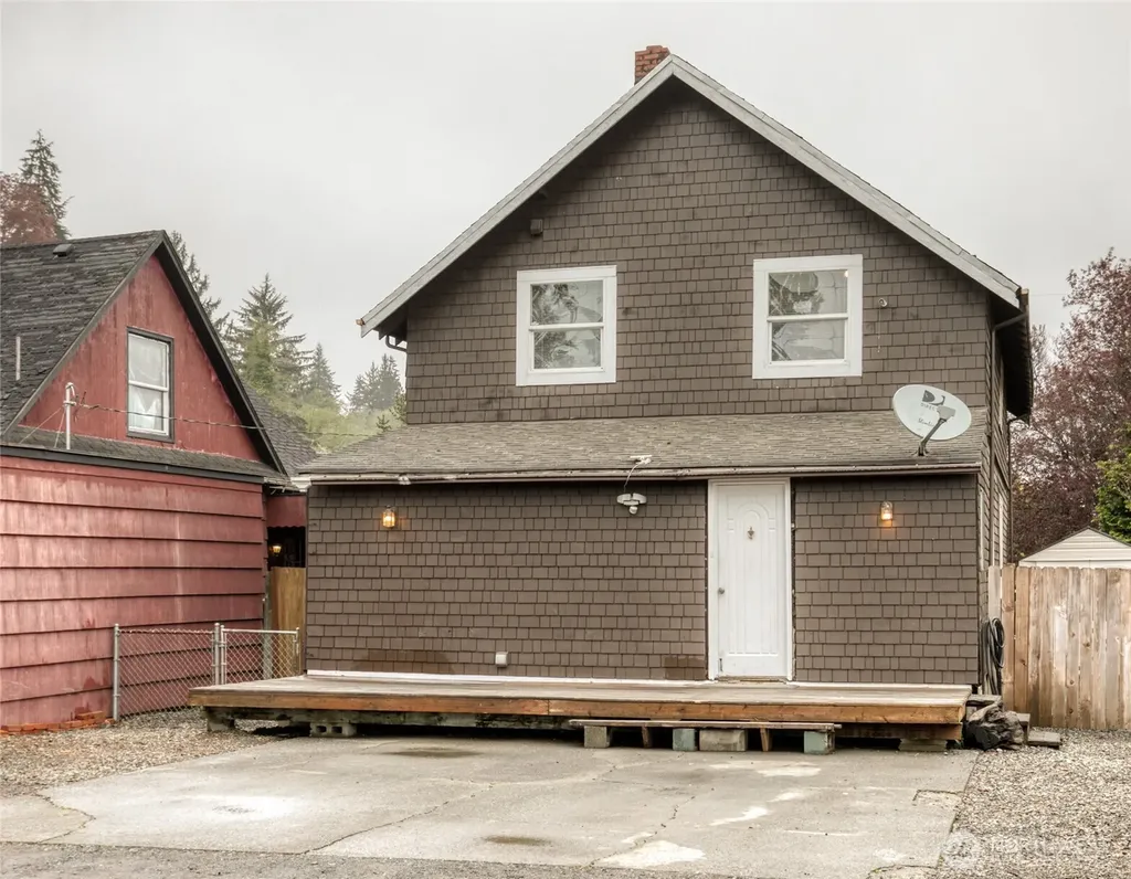 914 Wheeler Avenue Hoquiam WA 98550