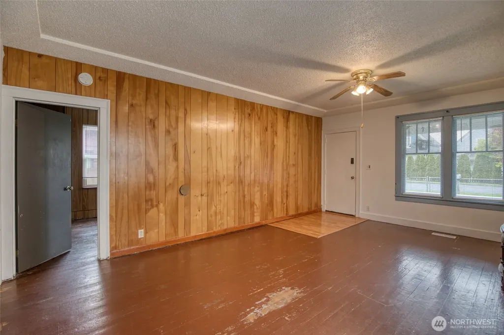 914 Wheeler Avenue Hoquiam WA 98550