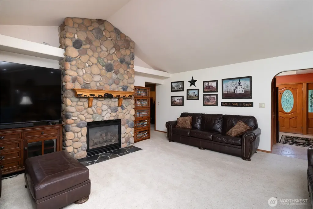 7492 Russell Road Concrete WA 98237