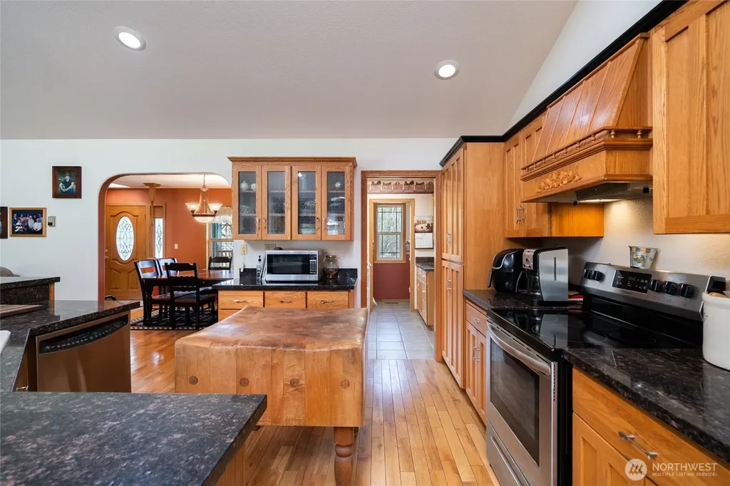 7492 Russell Road Concrete WA 98237