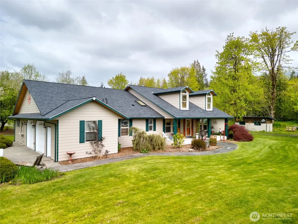 7492 Russell Road Concrete WA 98237