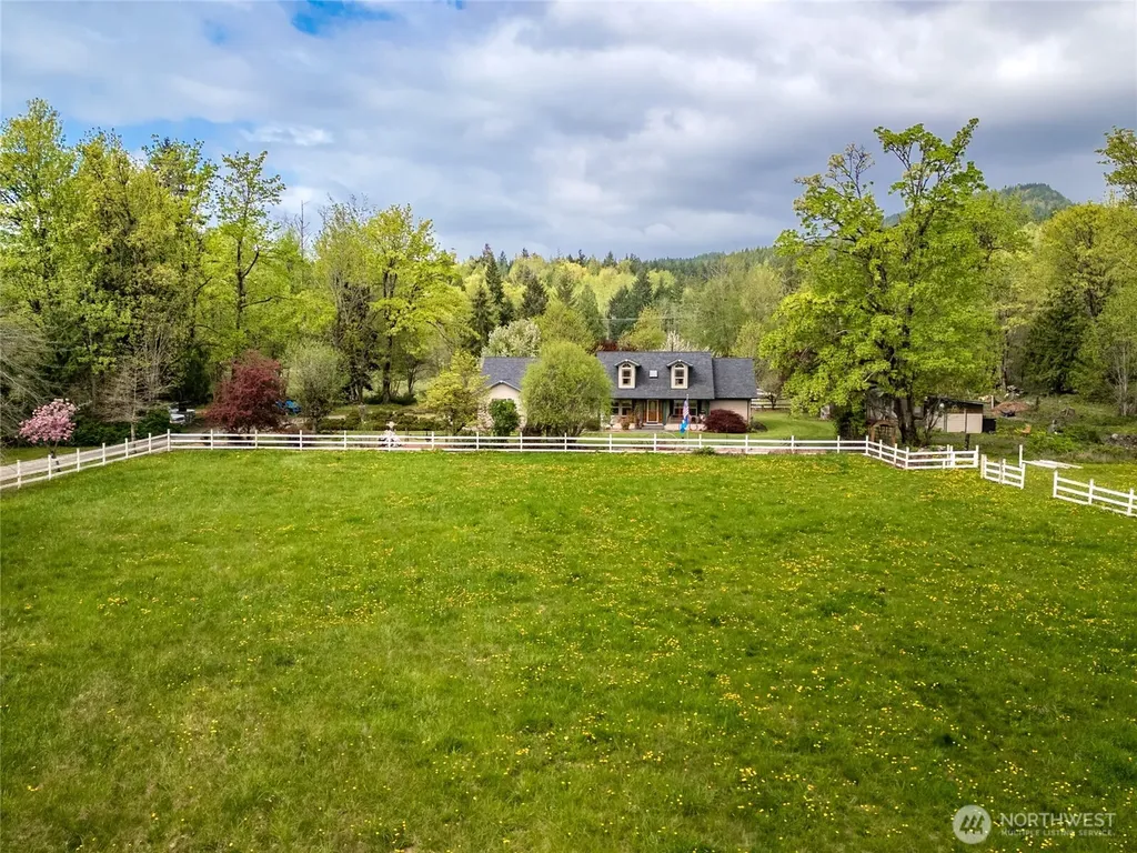 7492 Russell Road Concrete WA 98237