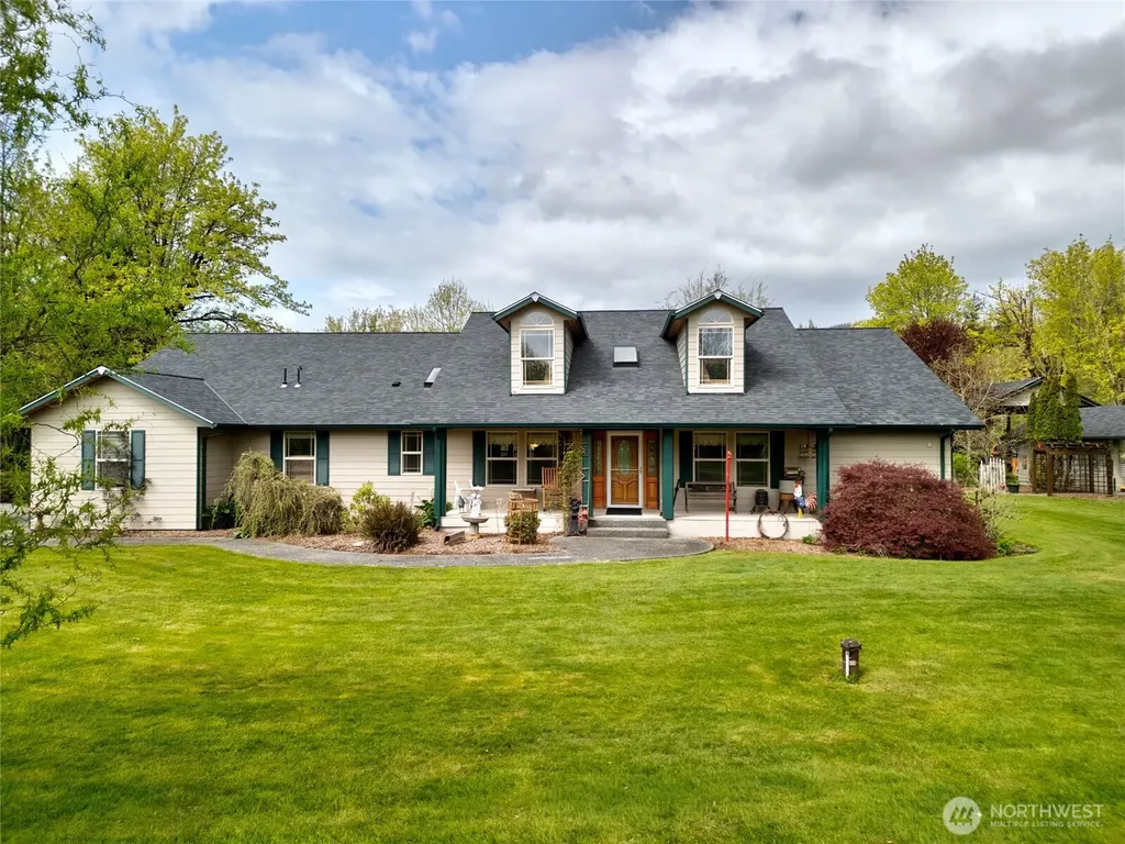 7492 Russell Road Concrete WA 98237