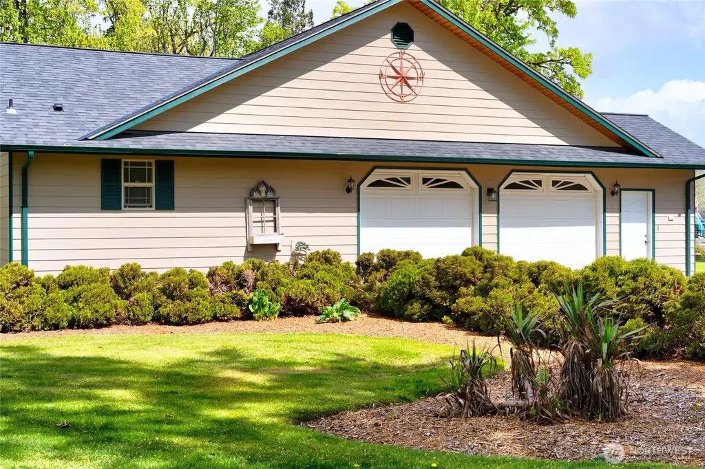 7492 Russell Road Concrete WA 98237