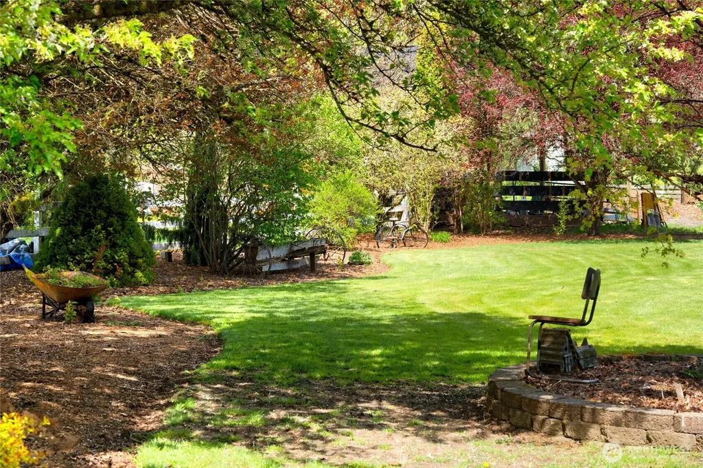 7492 Russell Road Concrete WA 98237