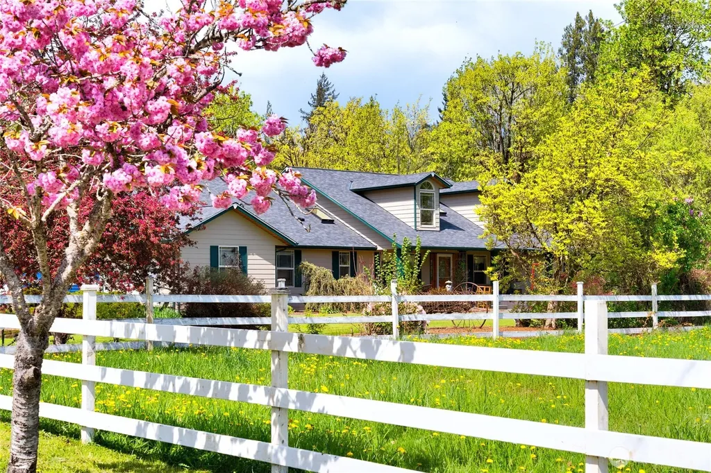 7492 Russell Road Concrete WA 98237