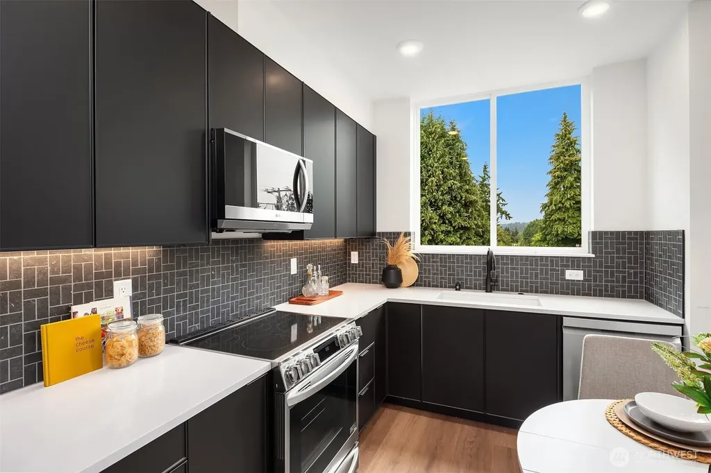 9033 8th Avenue NW Seattle WA 98117