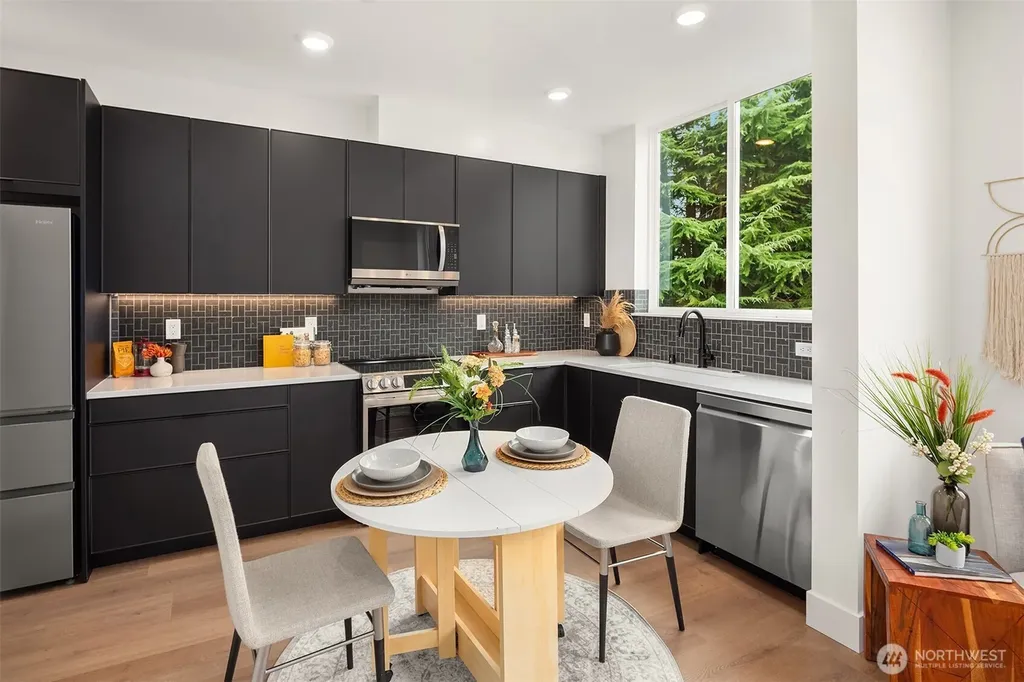 9033 8th Avenue NW Seattle WA 98117