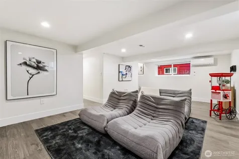 4521 S Findlay Street Seattle WA 98118