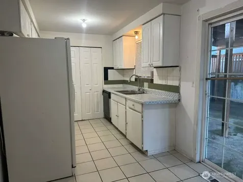 12501 SE 203 Place SE Kent WA 98031