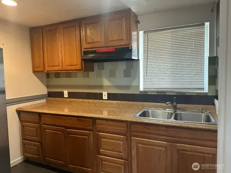 12501 SE 203 Place SE Kent WA 98031