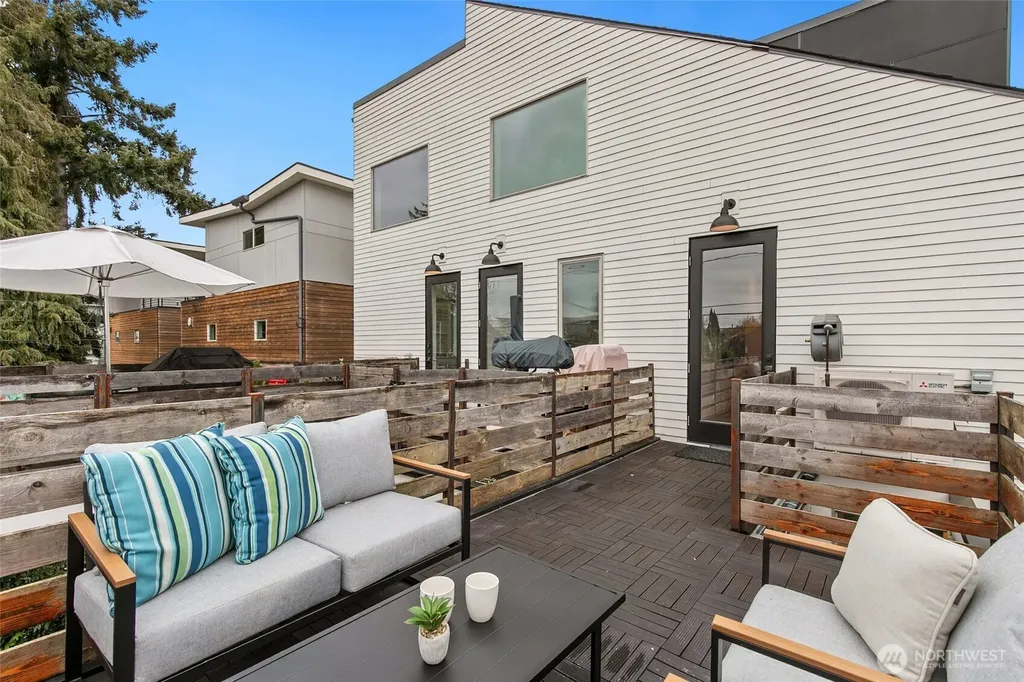 6515 Ellis Avenue S Seattle WA 98108