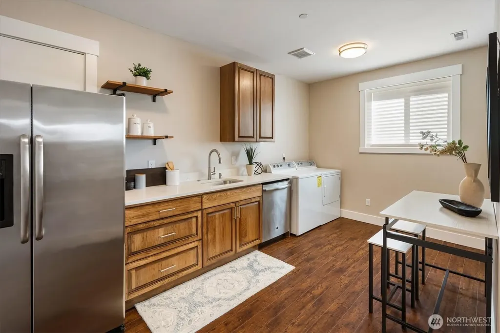 17722 E Lake Desire Drive SE Renton WA 98058