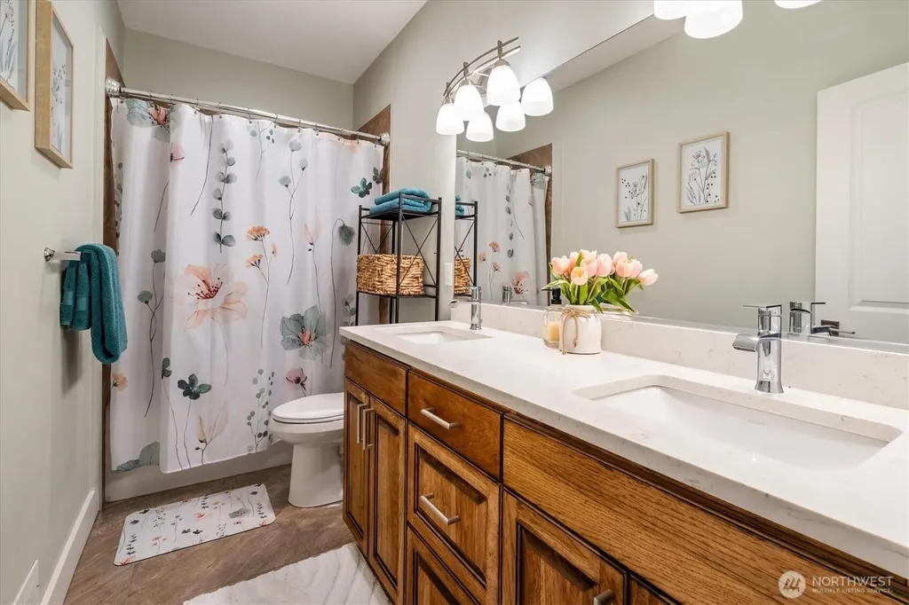 17722 E Lake Desire Drive SE Renton WA 98058