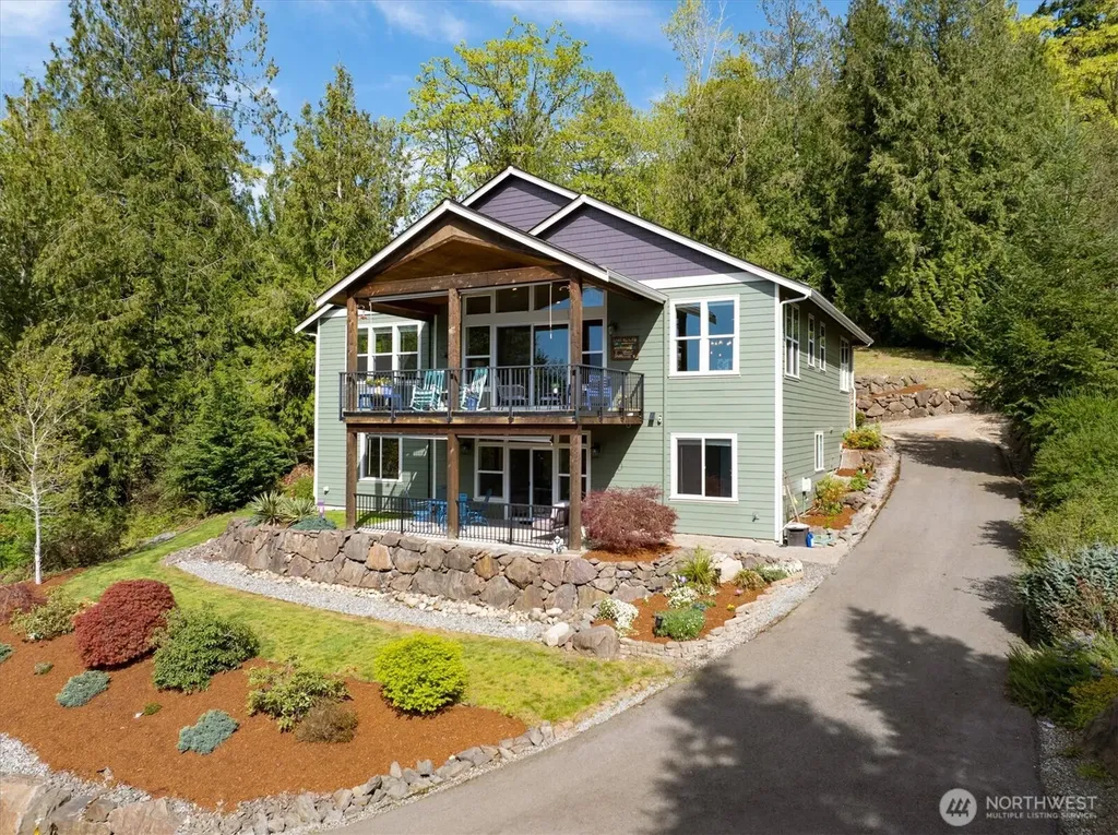 17722 E Lake Desire Drive SE Renton WA 98058