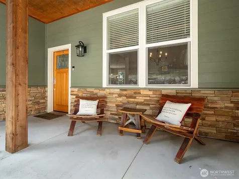 17722 E Lake Desire Drive SE Renton WA 98058