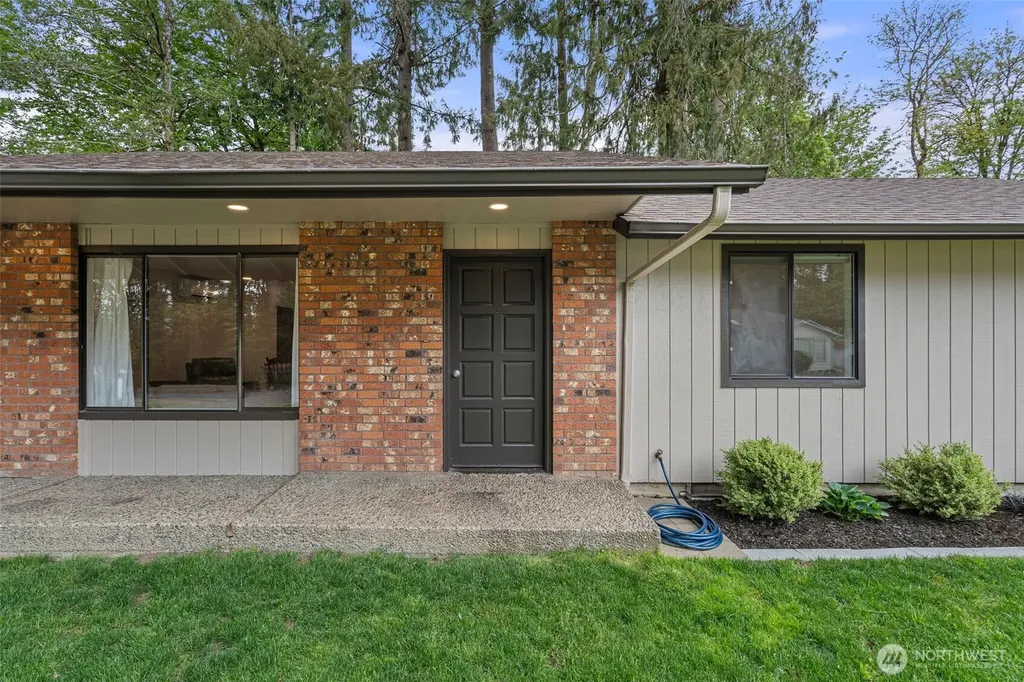 708 NE Eaton Court Castle Rock WA 98611
