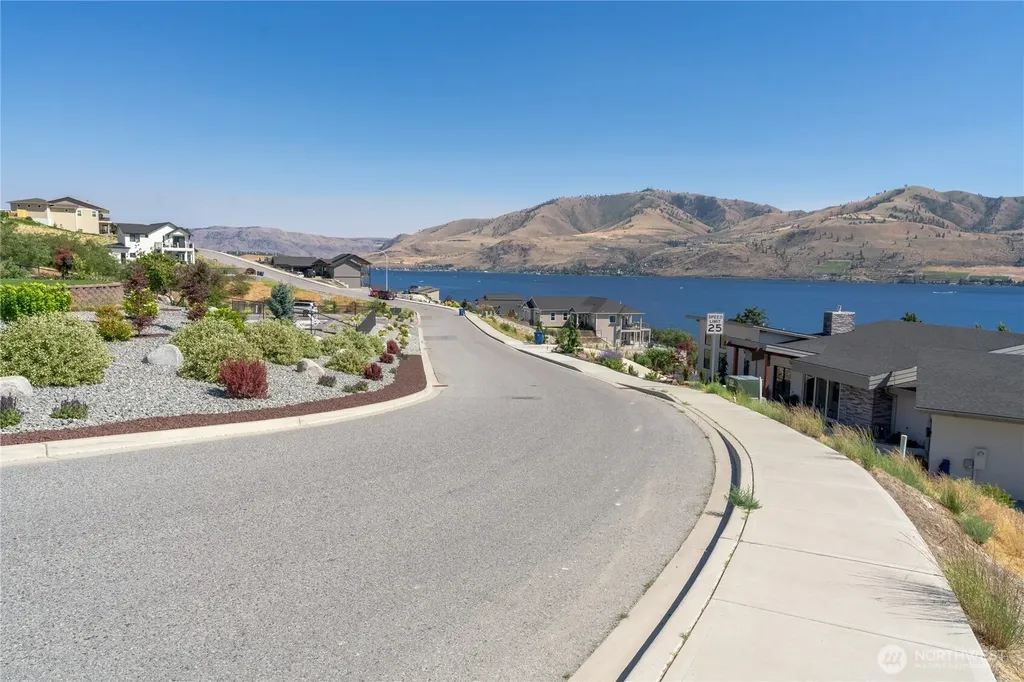 209 Apple Avenue Chelan WA 98816