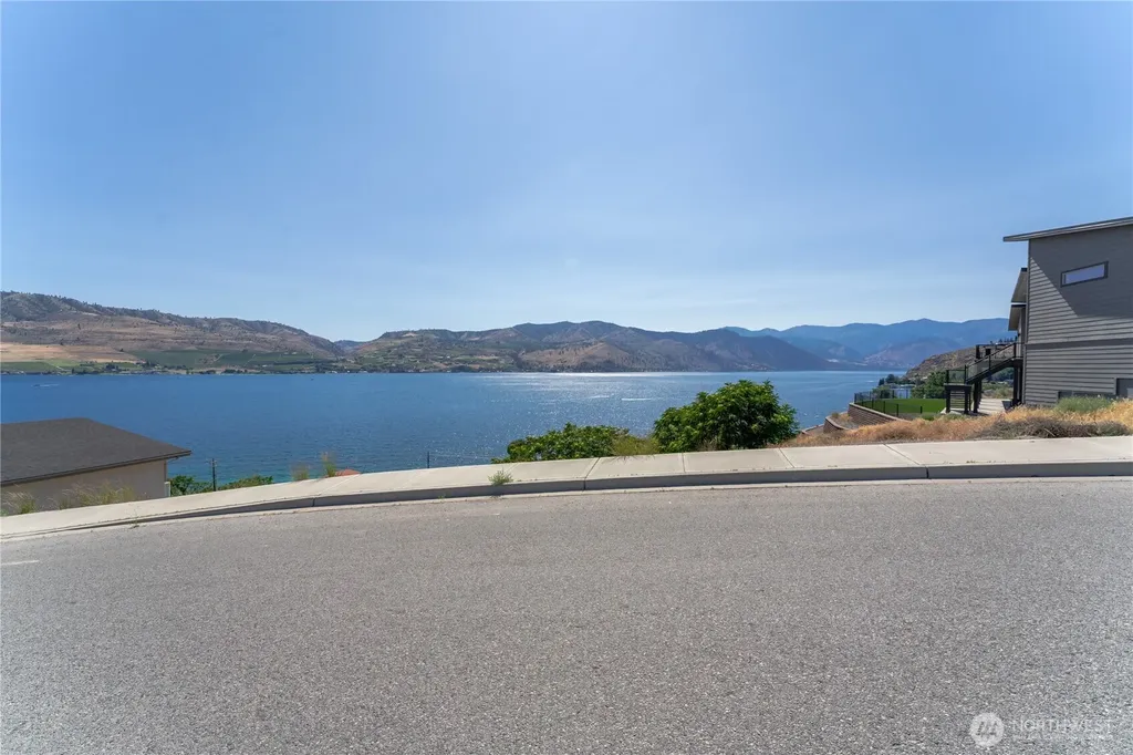 209 Apple Avenue Chelan WA 98816