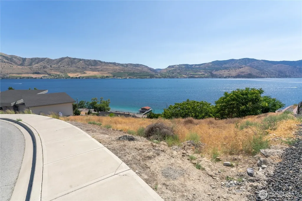 209 Apple Avenue Chelan WA 98816